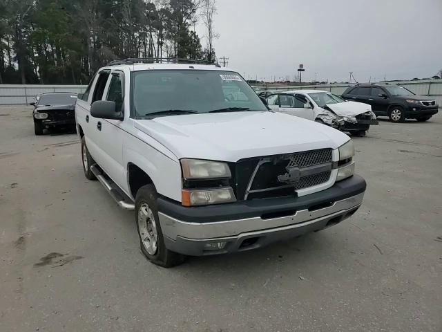 2005 Chevrolet Avalanche - Image 10