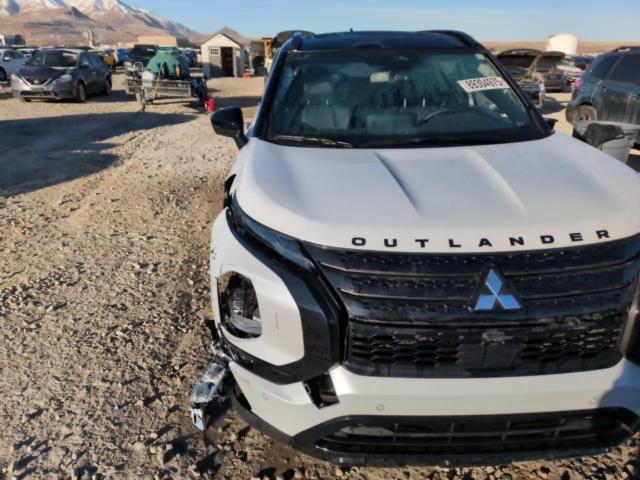 2024 Mitsubishi Outlander - Image 13