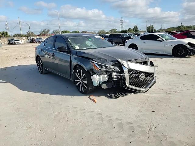 2020 Nissan Altima - Image 10