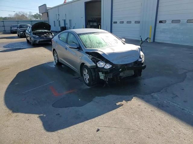 2015 Hyundai Elantra - Image 14