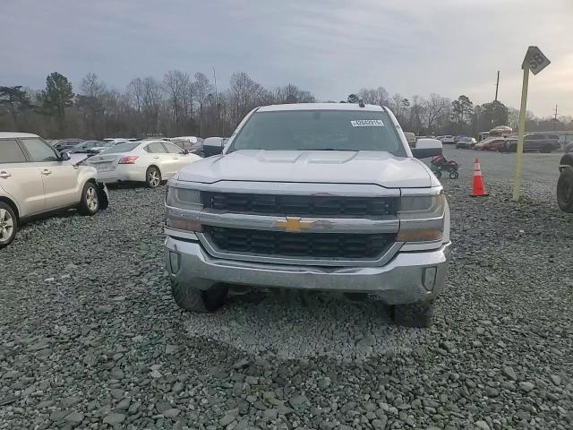 2016 Chevrolet Silverado - Image 11