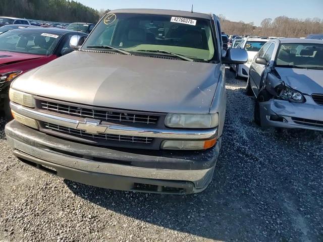 2002 Chevrolet Silverado - Image 11