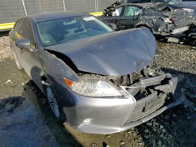 2014 Lexus ES - Image 11