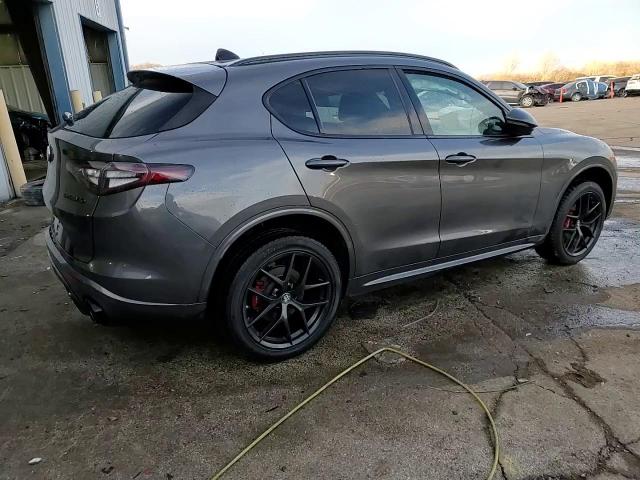 2021 Alfa Romeo Stelvio - Image 14