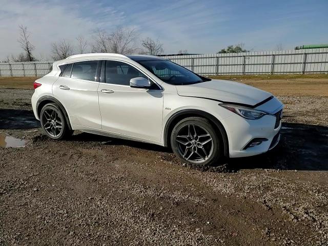 2017 Infiniti QX30 - Image 12