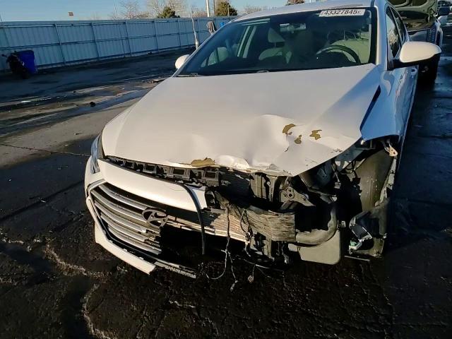 2017 Hyundai Elantra - Image 14