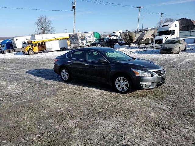 2015 Nissan Altima - Image 13