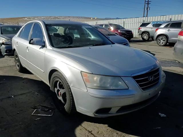 2009 Hyundai Sonata - Image 11