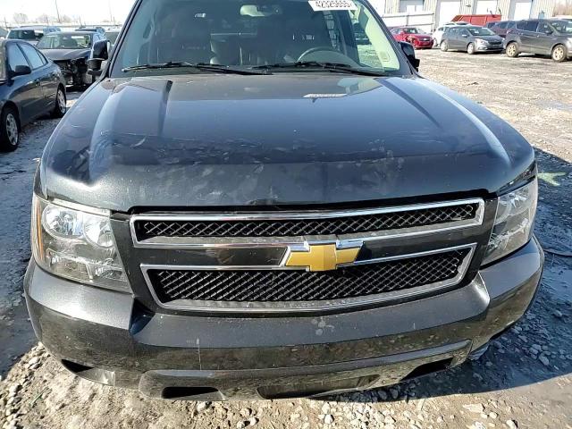 2011 Chevrolet Suburban - Image 11