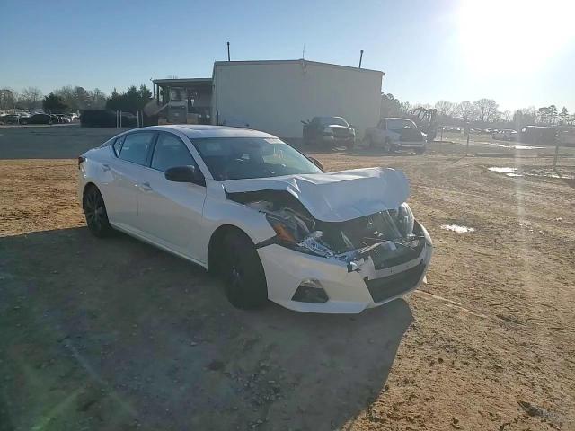2022 Nissan Altima - Image 11