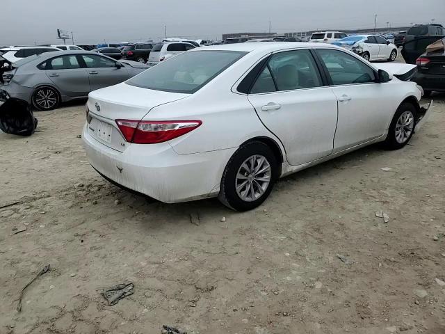 2016 Toyota Camry - Image 11