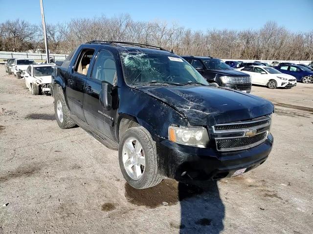 2007 Chevrolet Avalanche - Image 14