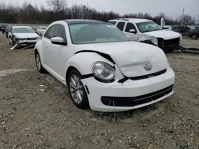 2013 Volkswagen Beetle - Image 10
