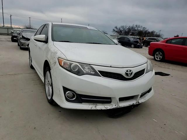 2014 Toyota Camry - Image 11