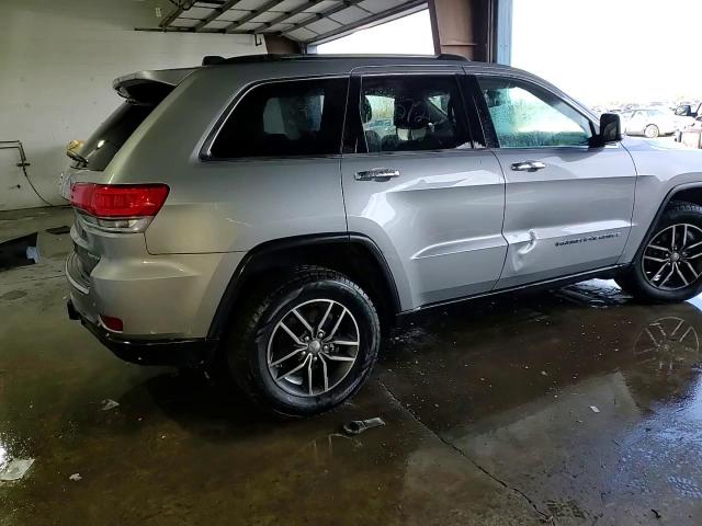 2017 Jeep Grand Cherokee - Image 14