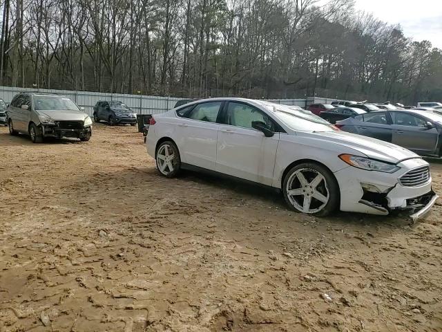 2020 Ford Fusion - Image 11