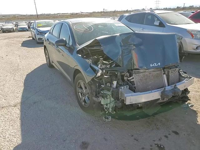 2022 Kia K5 - Image 10