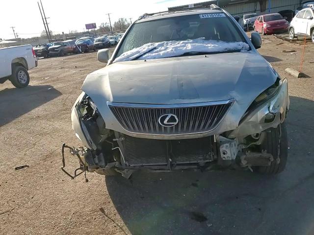 2005 Lexus RX - Image 12