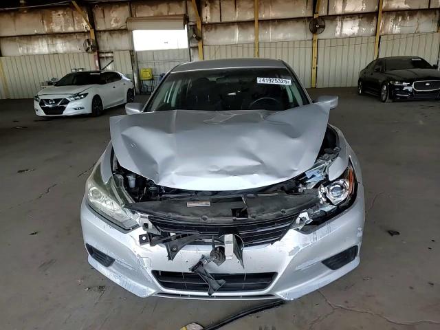 2017 Nissan Altima - Image 10