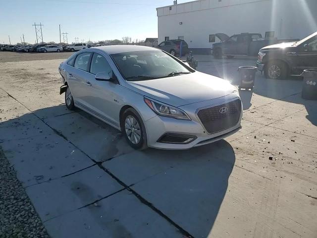 2016 Hyundai Sonata - Image 11