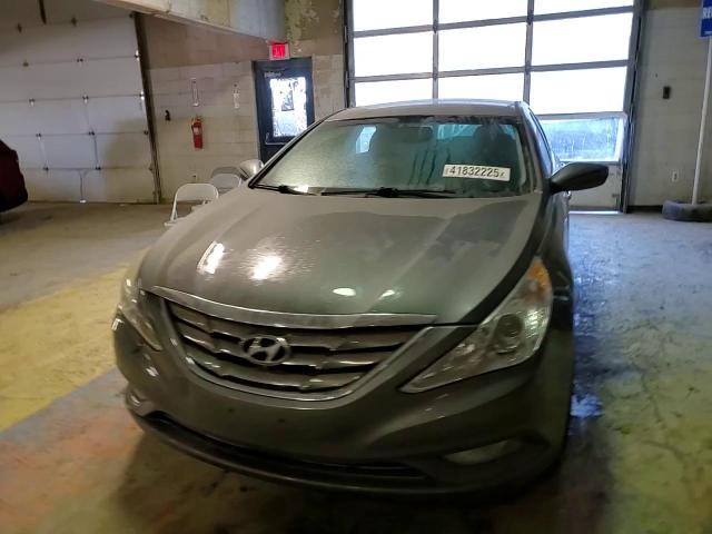 2013 Hyundai Sonata - Image 13