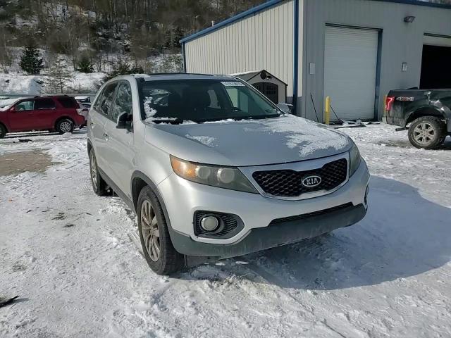 2011 Kia Sorento - Image 12