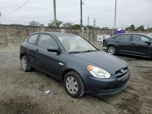 2010 Hyundai Accent - Image 11