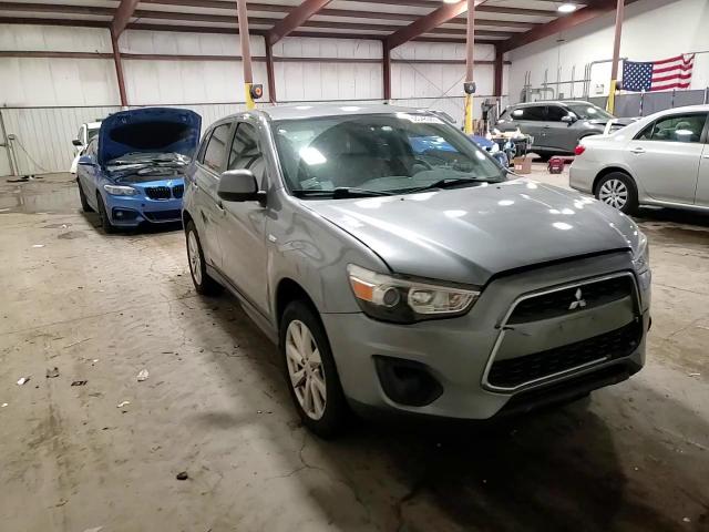 2015 Mitsubishi Outlander - Image 15
