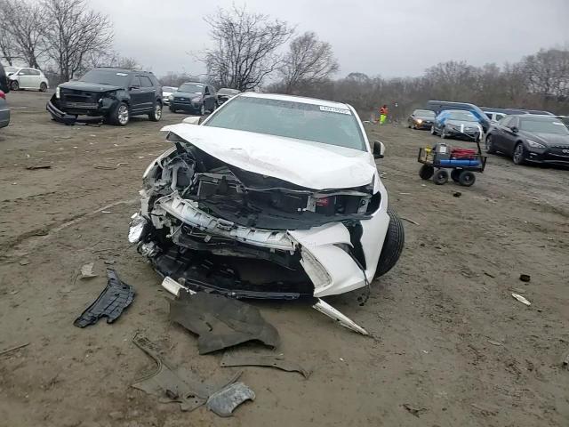 2016 Toyota Camry - Image 10