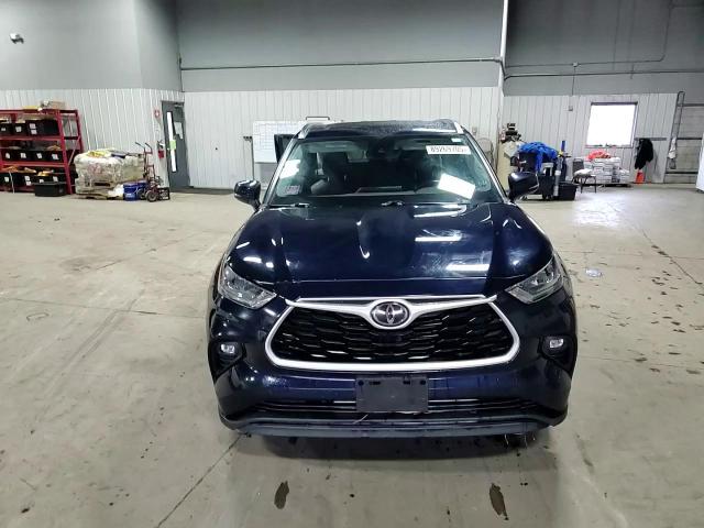 2020 Toyota Highlander - Image 12