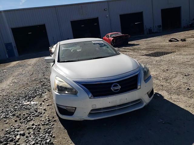 2015 Nissan Altima - Image 10