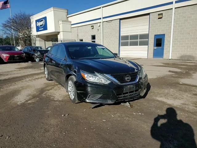 2018 Nissan Altima - Image 10