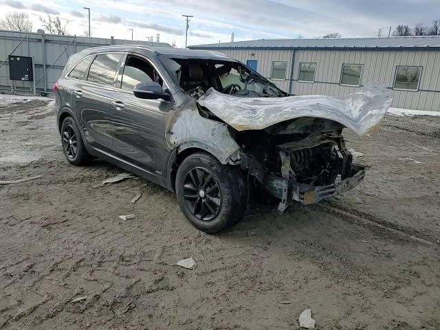 2016 Kia Sorento - Image 14