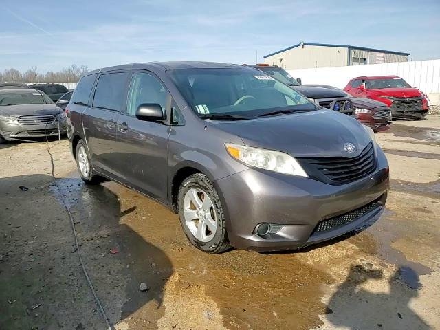 2012 Toyota Sienna - Image 14