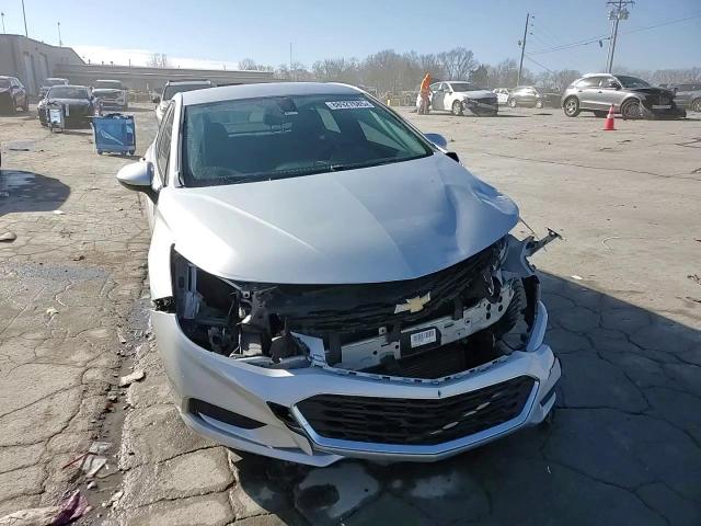 2017 Chevrolet Cruze - Image 13