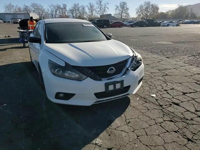 2017 Nissan Altima - Image 10