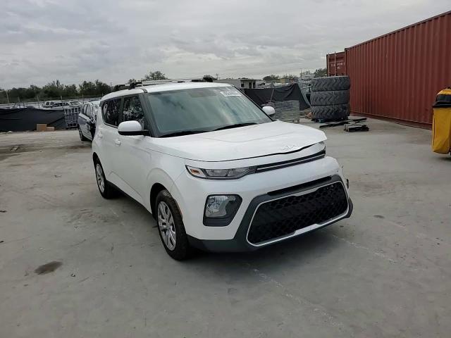 2022 Kia Soul - Image 11