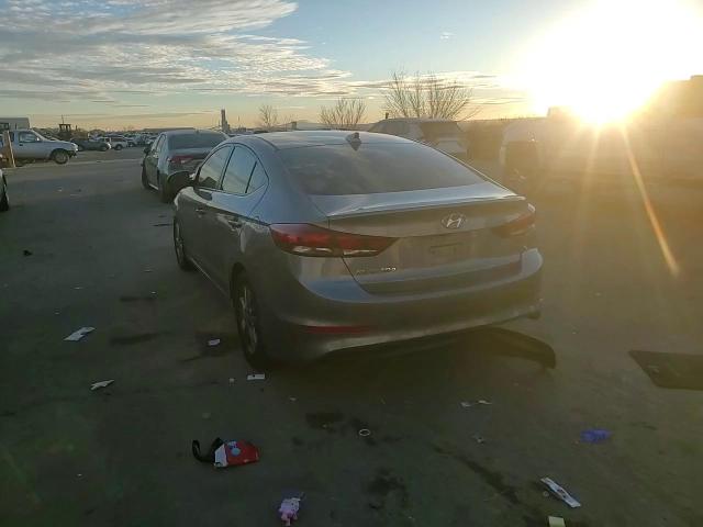 2018 Hyundai Elantra - Image 11