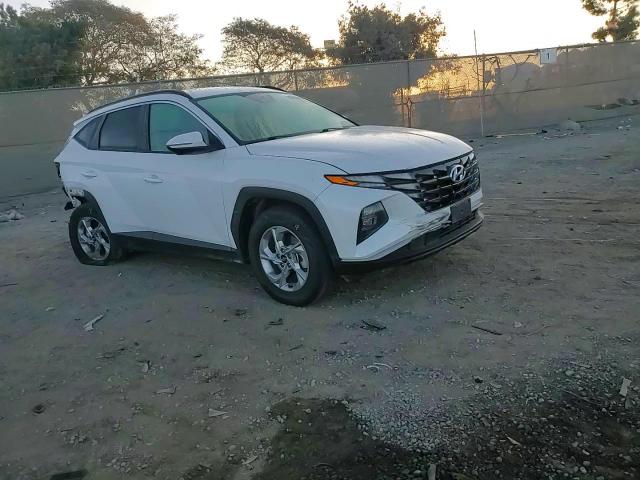 2022 Hyundai Tucson - Image 12