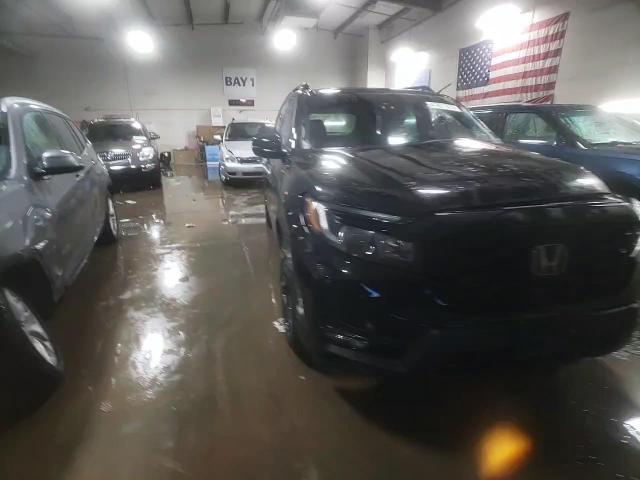 2022 Honda Passport - Image 13