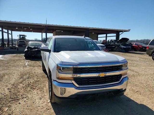 2018 Chevrolet Silverado - Image 13