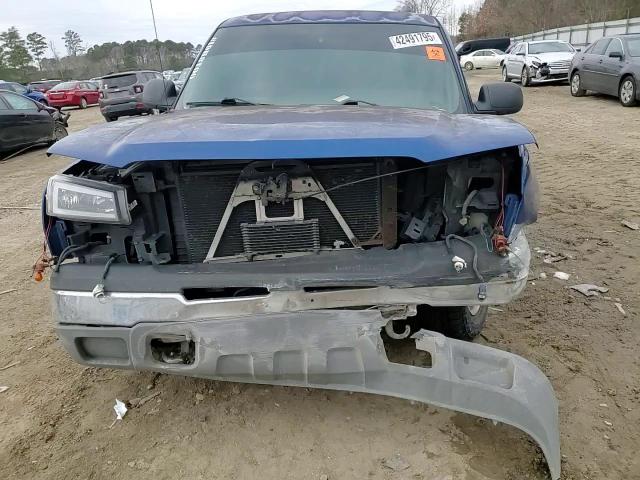 2003 Chevrolet Silverado - Image 10