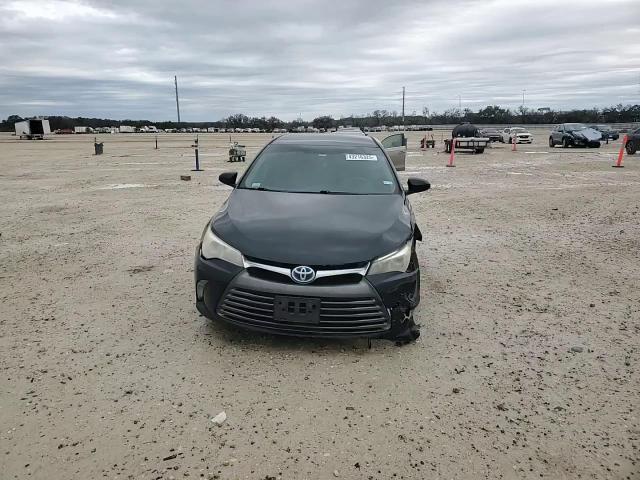 2017 Toyota Camry - Image 10