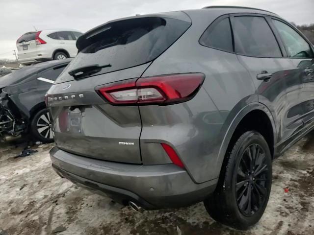 2023 Ford Escape - Image 14