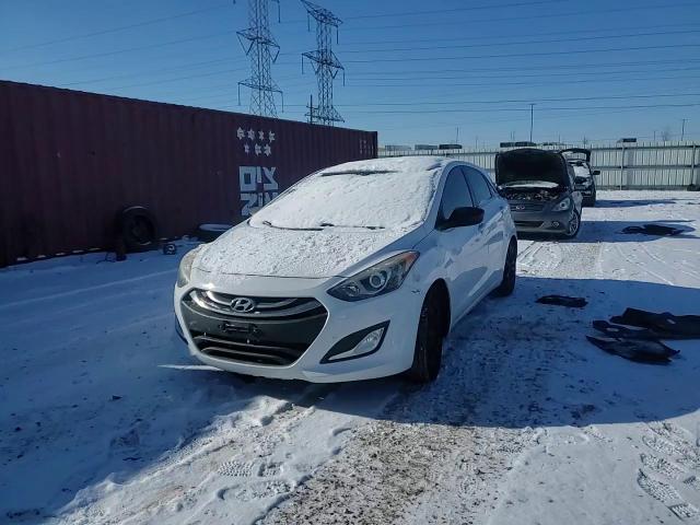 2014 Hyundai Elantra - Image 11