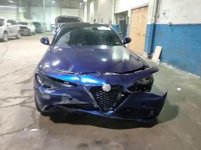 2021 Alfa Romeo Giulia - Image 13