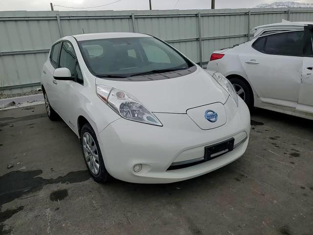 2016 Nissan Leaf - Image 11