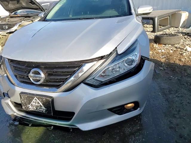 2018 Nissan Altima - Image 13