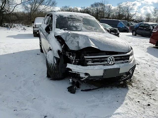 2021 Volkswagen Tiguan - Image 12