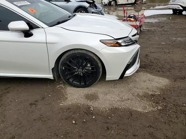 2021 Toyota Camry - Image 11